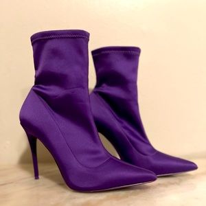ALDO- purple stretchy fit ankle bootie size 8.5